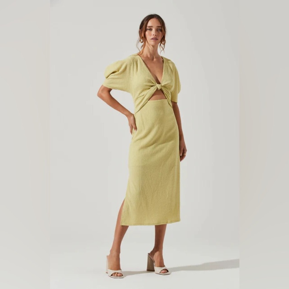 ASTR Green Cutout Midi Dress
